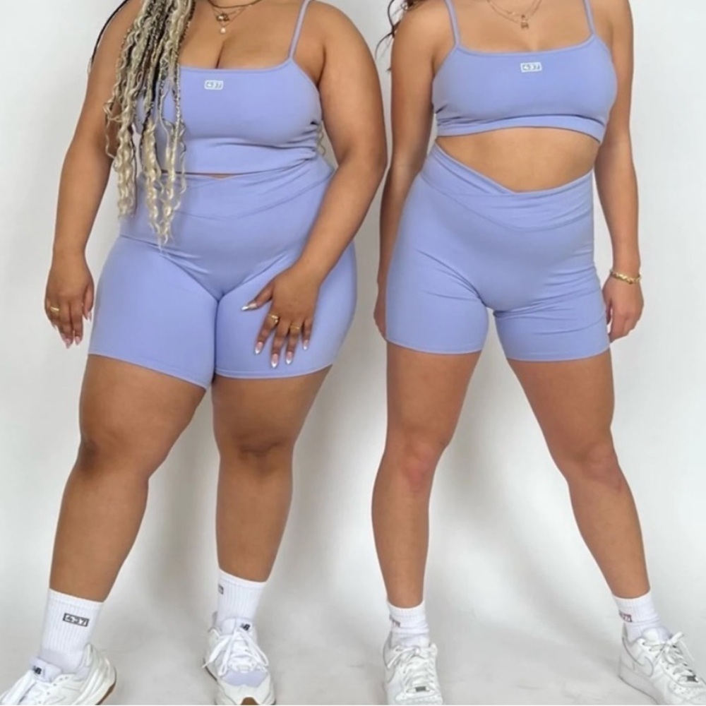 437 Four Three Seven The V Shorts XXL Violet